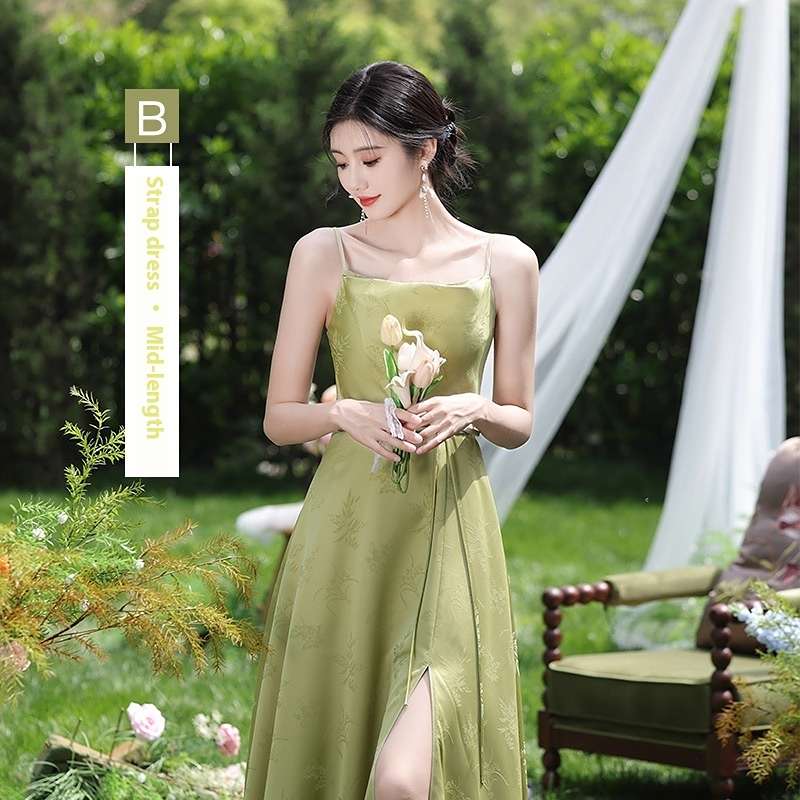 Elegant Green Bridesmaid Dress with Traditional Elements